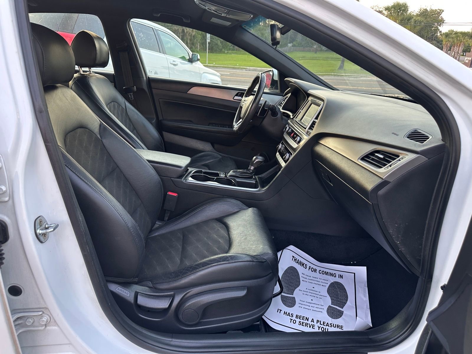 Vehicle image 13 of 21