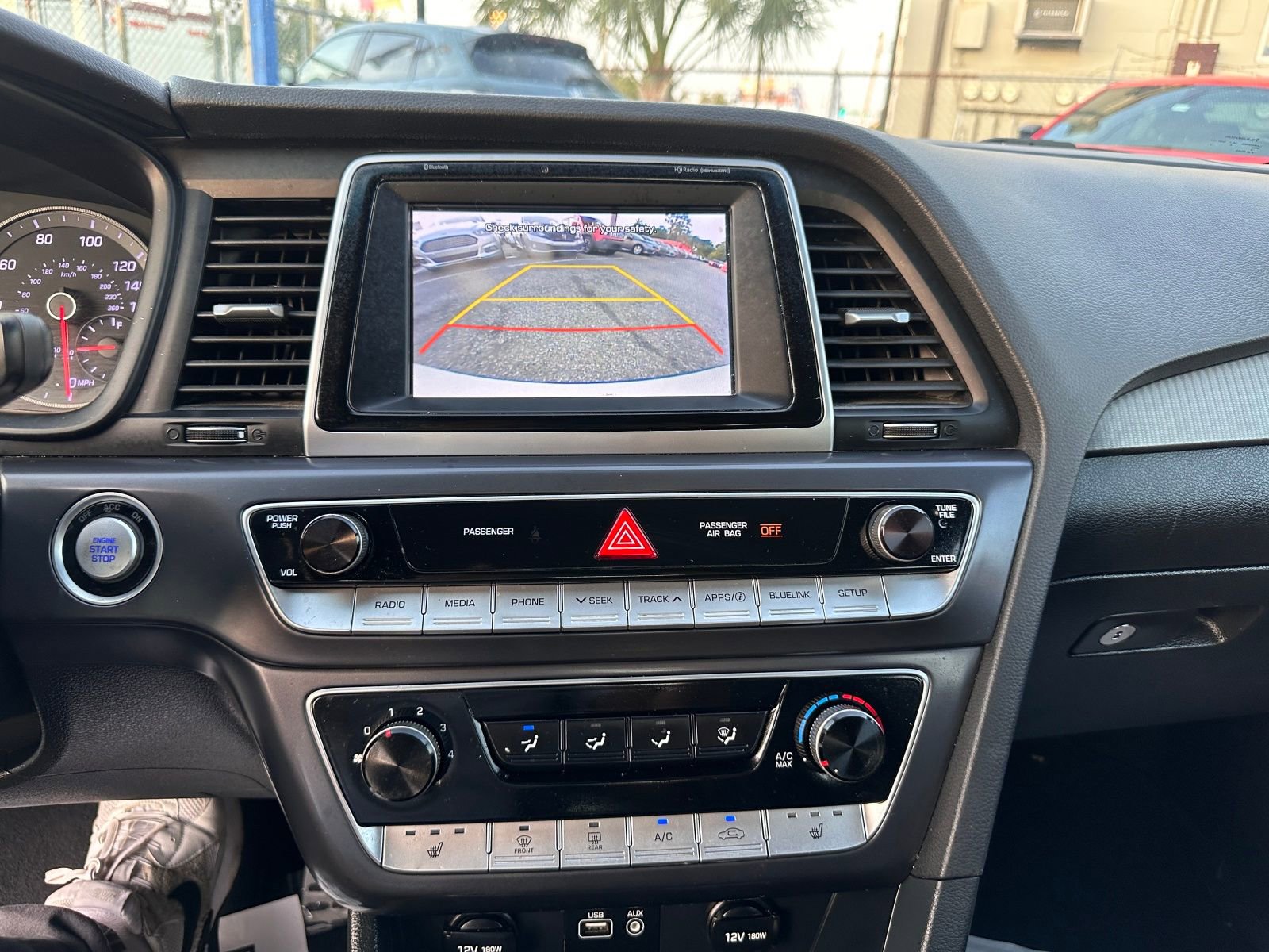 Vehicle image 18 of 21