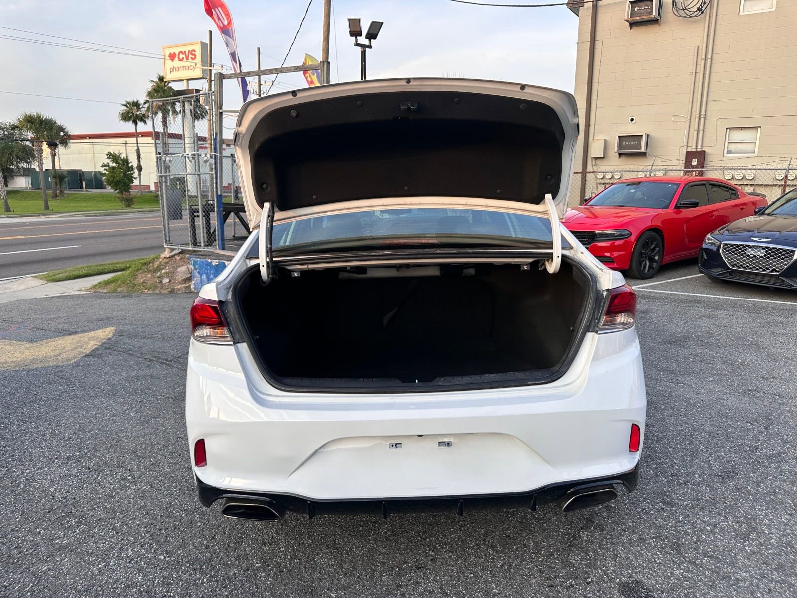 Vehicle image 11 of 21