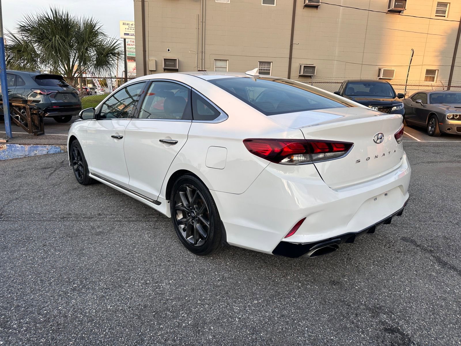Vehicle image 7 of 21