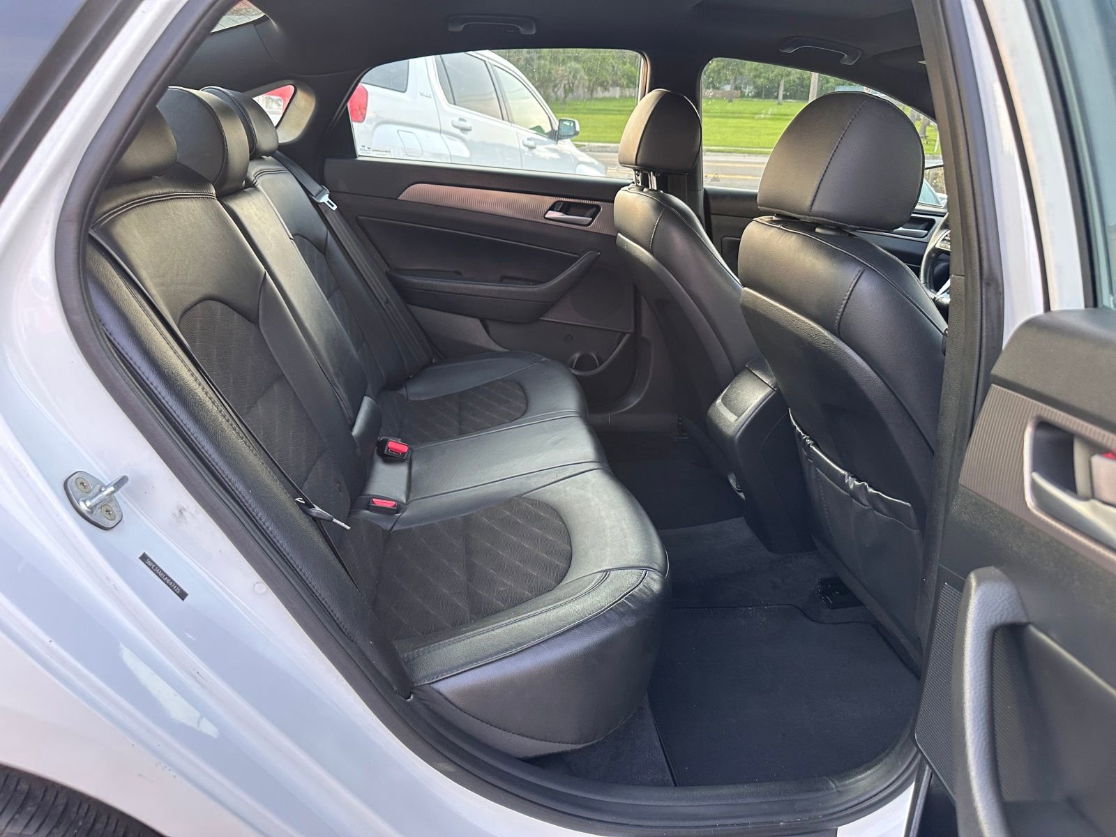 Vehicle image 12 of 21