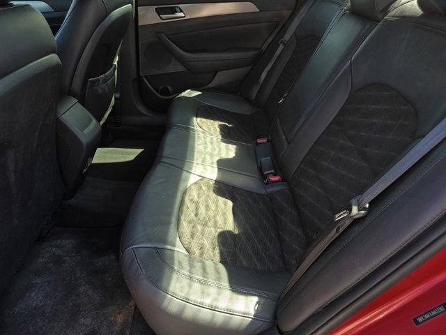 Vehicle image 15 of 27