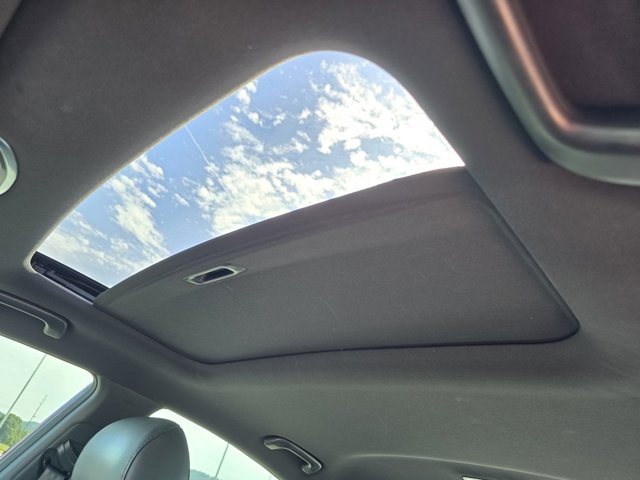 Vehicle image 16 of 27
