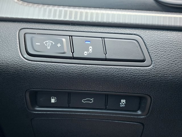 Vehicle image 21 of 27