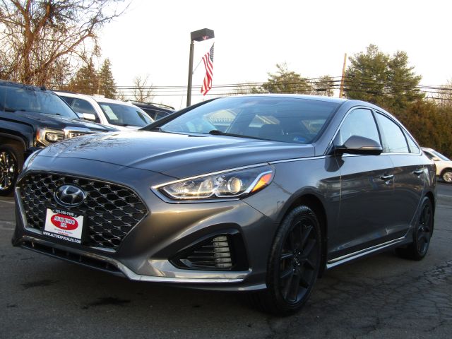 2018 Hyundai Sonata Sport Image 1 of 37