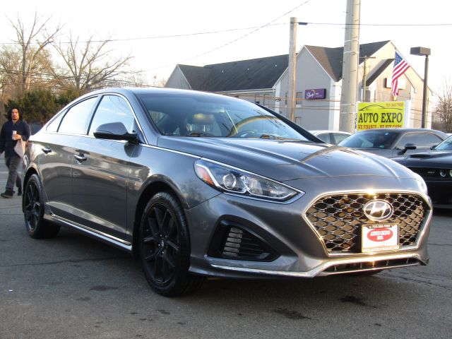 2018 Hyundai Sonata Sport Image 3 of 37