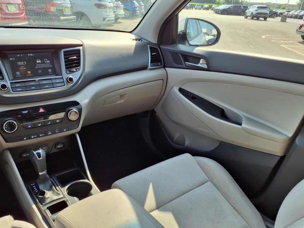 Vehicle image 10 of 20