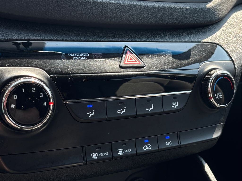 Vehicle image 20 of 33