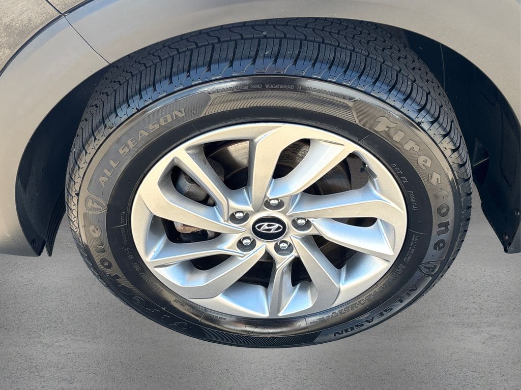 Vehicle image 10 of 33