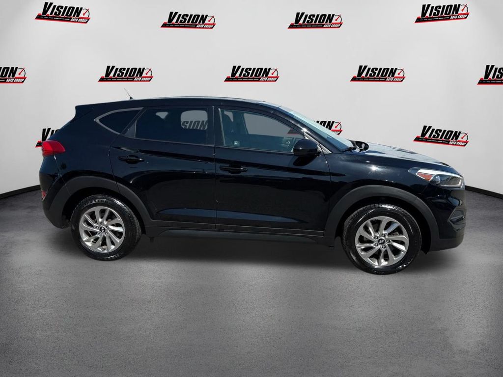 Vehicle image 4 of 33