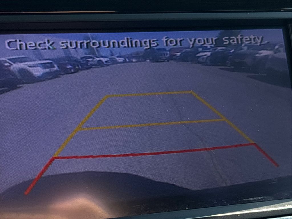 Vehicle image 29 of 33