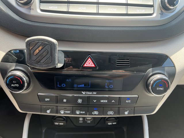 Vehicle image 18 of 29