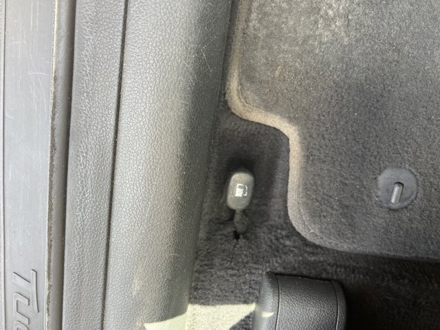Vehicle image 21 of 29