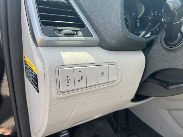 Vehicle image 23 of 29
