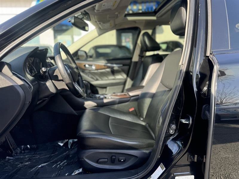 2018 INFINITI Q50 3.0T Luxe Image 16 of 32