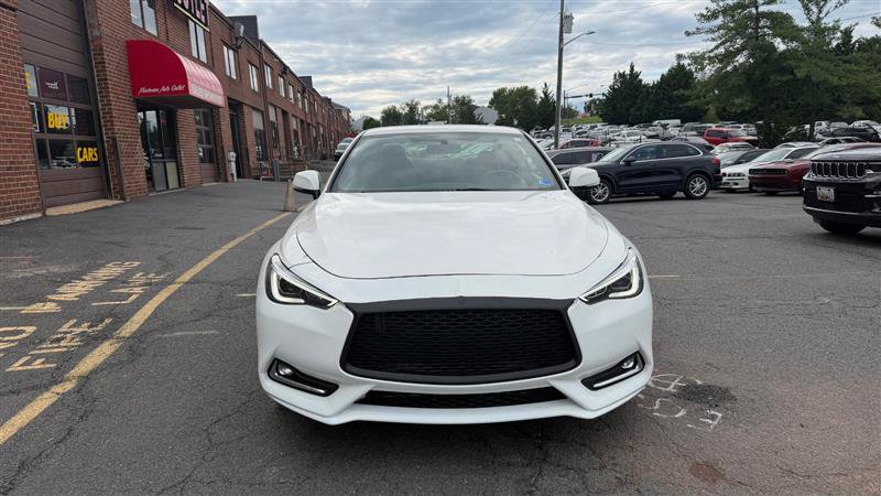 2018 INFINITI Q60 2.0T Pure Image 2 of 22
