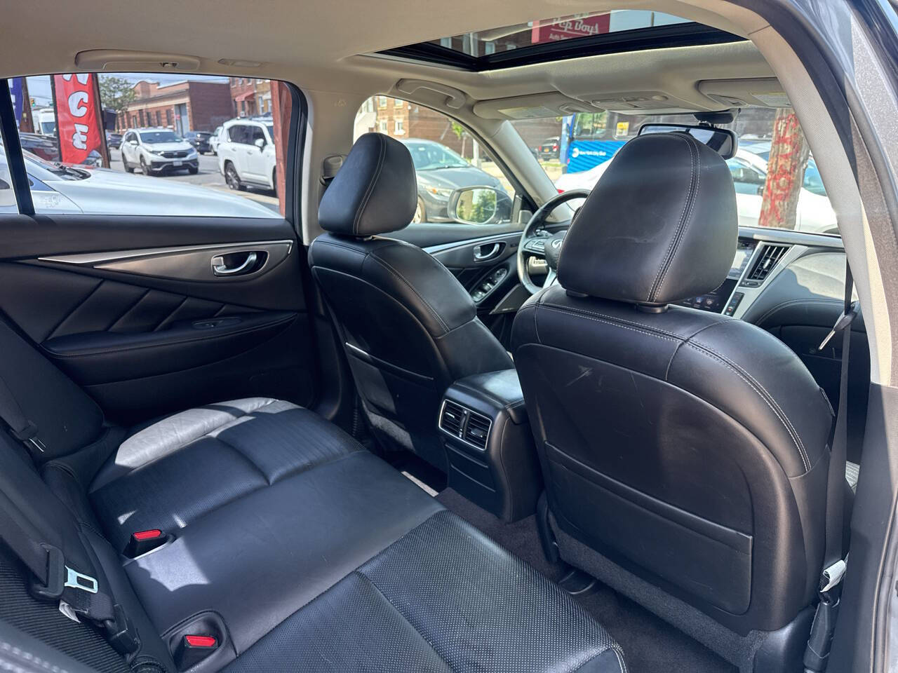 2018 INFINITI Q50 3.0T Sport Image 12 of 33