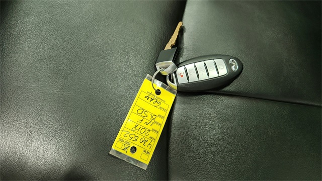 Vehicle image 19 of 25