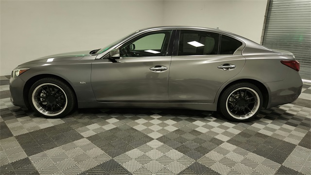 Vehicle image 9 of 25