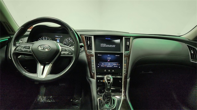 Vehicle image 18 of 25