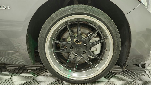 Vehicle image 23 of 25