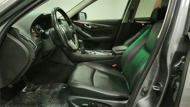 Vehicle image 15 of 25