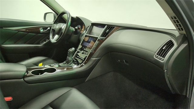 Vehicle image 22 of 25