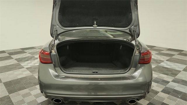 Vehicle image 21 of 25