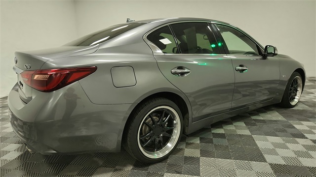 Vehicle image 6 of 25
