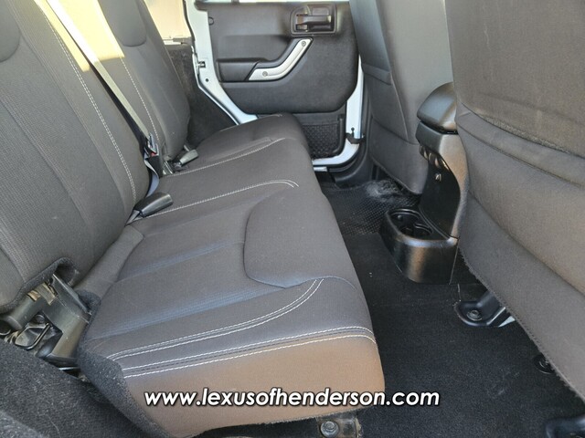 2018 Jeep Wrangler JK Unlimited Sahara Image 15 of 34