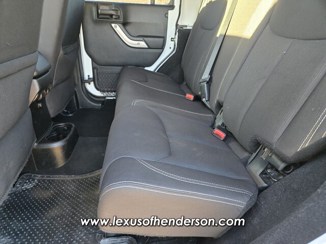 2018 Jeep Wrangler JK Unlimited Sahara Image 17 of 34