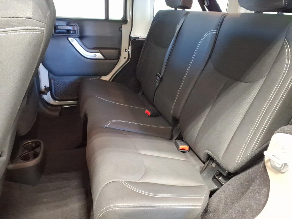 2018 Jeep Wrangler JK Unlimited Sahara Image 11 of 23