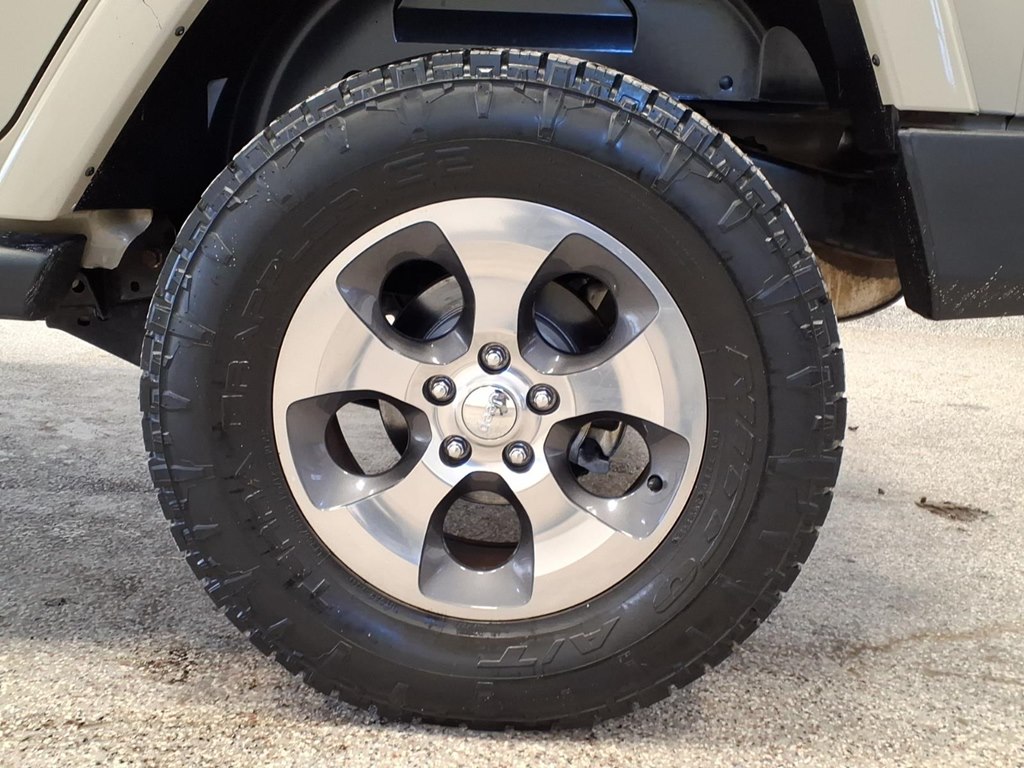 2018 Jeep Wrangler JK Unlimited Sahara Image 7 of 23