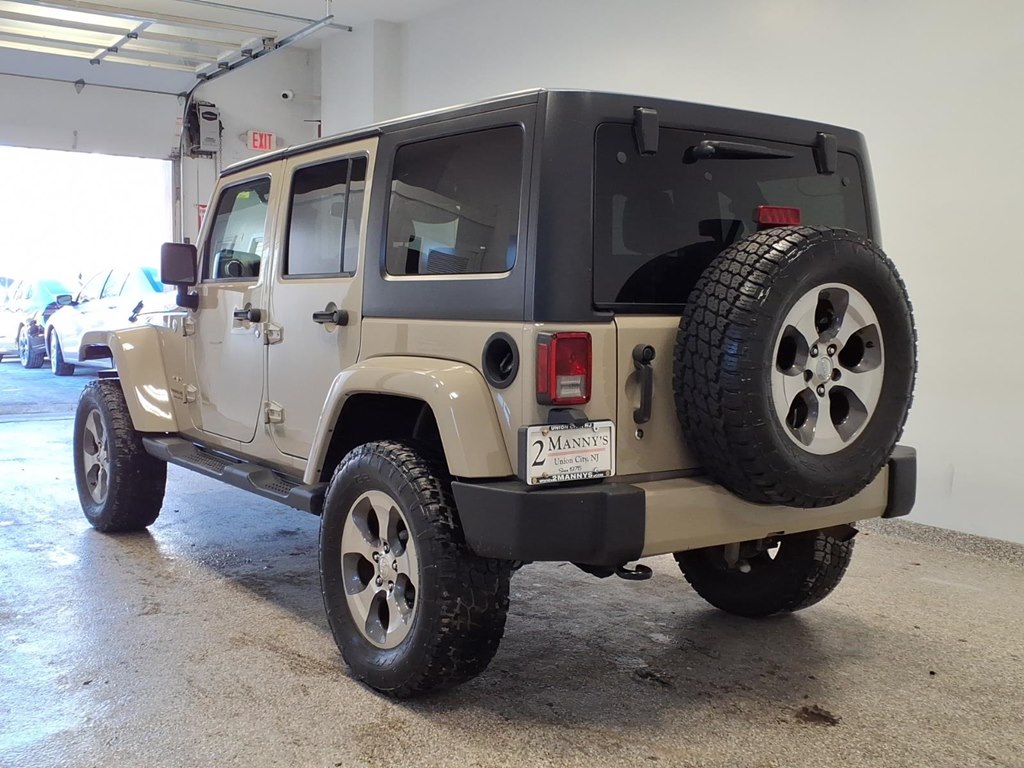 2018 Jeep Wrangler JK Unlimited Sahara Image 5 of 23