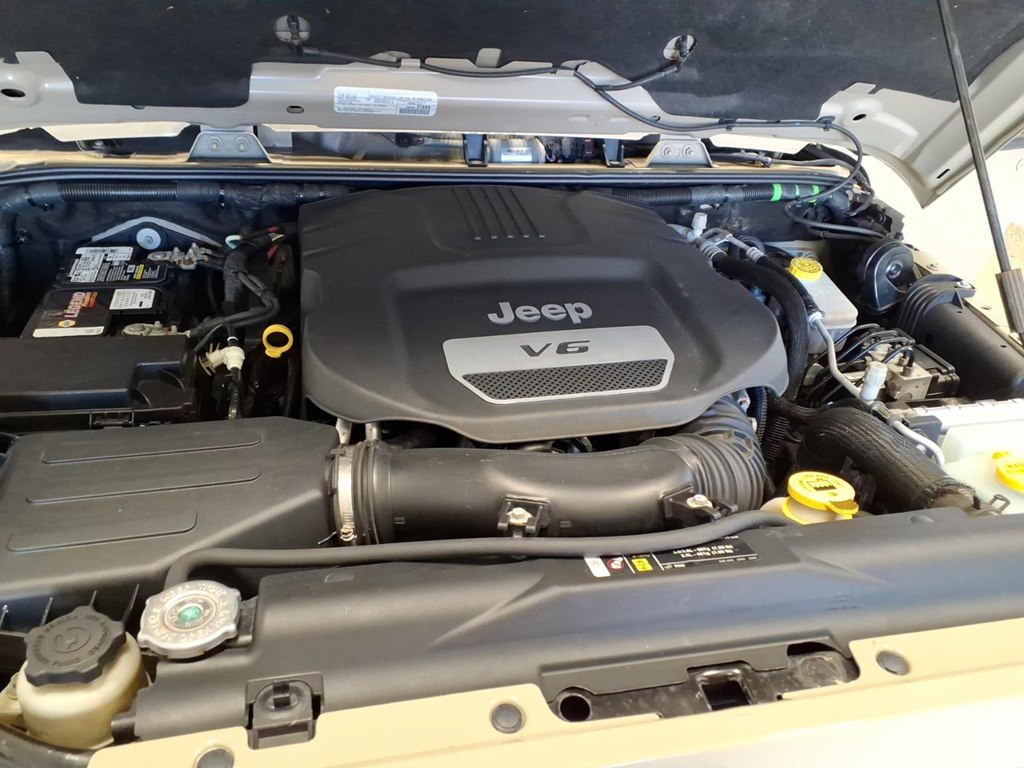 2018 Jeep Wrangler JK Unlimited Sahara Image 6 of 23