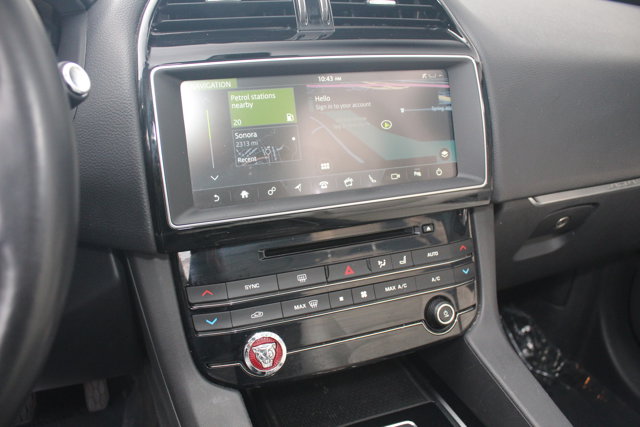 2018 Jaguar F-Pace 25t Prestige Image 20 of 29