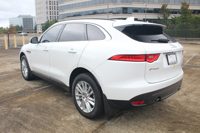 2018 Jaguar F-Pace 25t Prestige Image 6 of 29