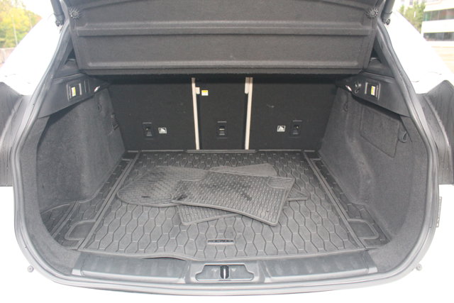 2018 Jaguar F-Pace 25t Prestige Image 10 of 29