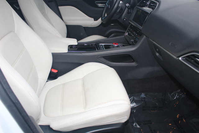 2018 Jaguar F-Pace 25t Prestige Image 26 of 29