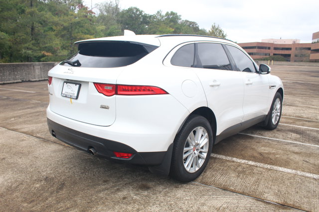 2018 Jaguar F-Pace 25t Prestige Image 4 of 29