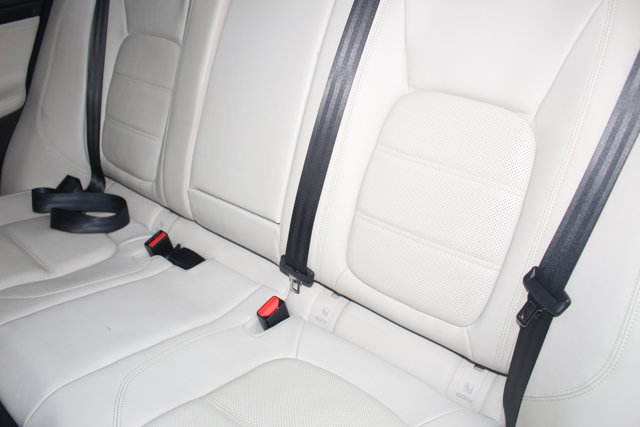 2018 Jaguar F-Pace 25t Prestige Image 12 of 29