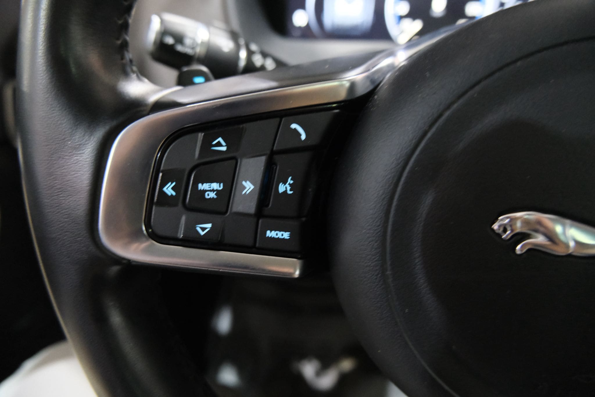 2018 Jaguar F-Pace 25t Prestige Image 36 of 41