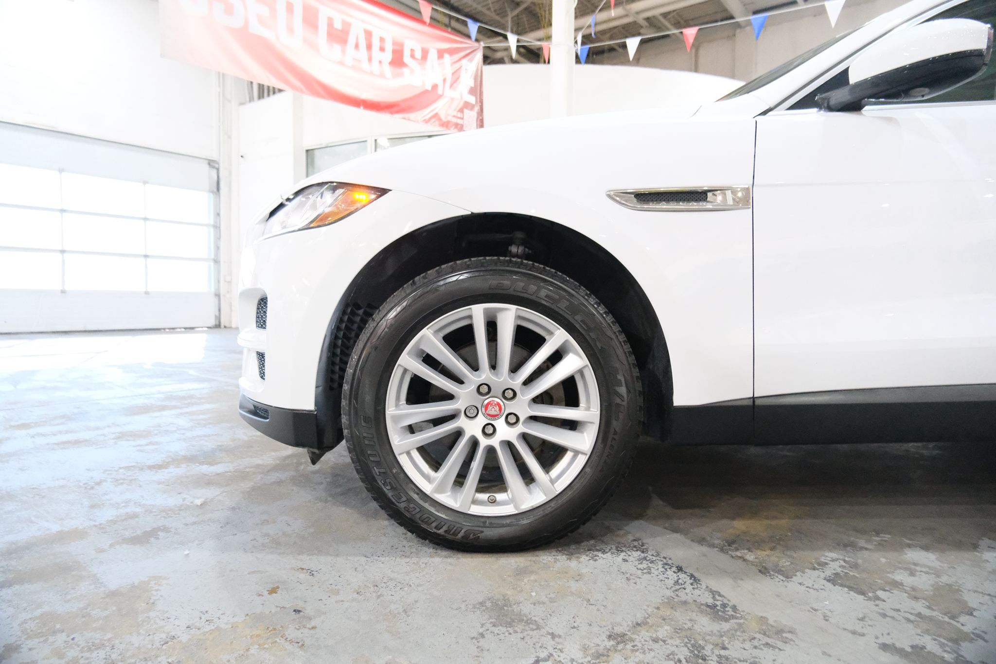 2018 Jaguar F-Pace 25t Prestige Image 10 of 41