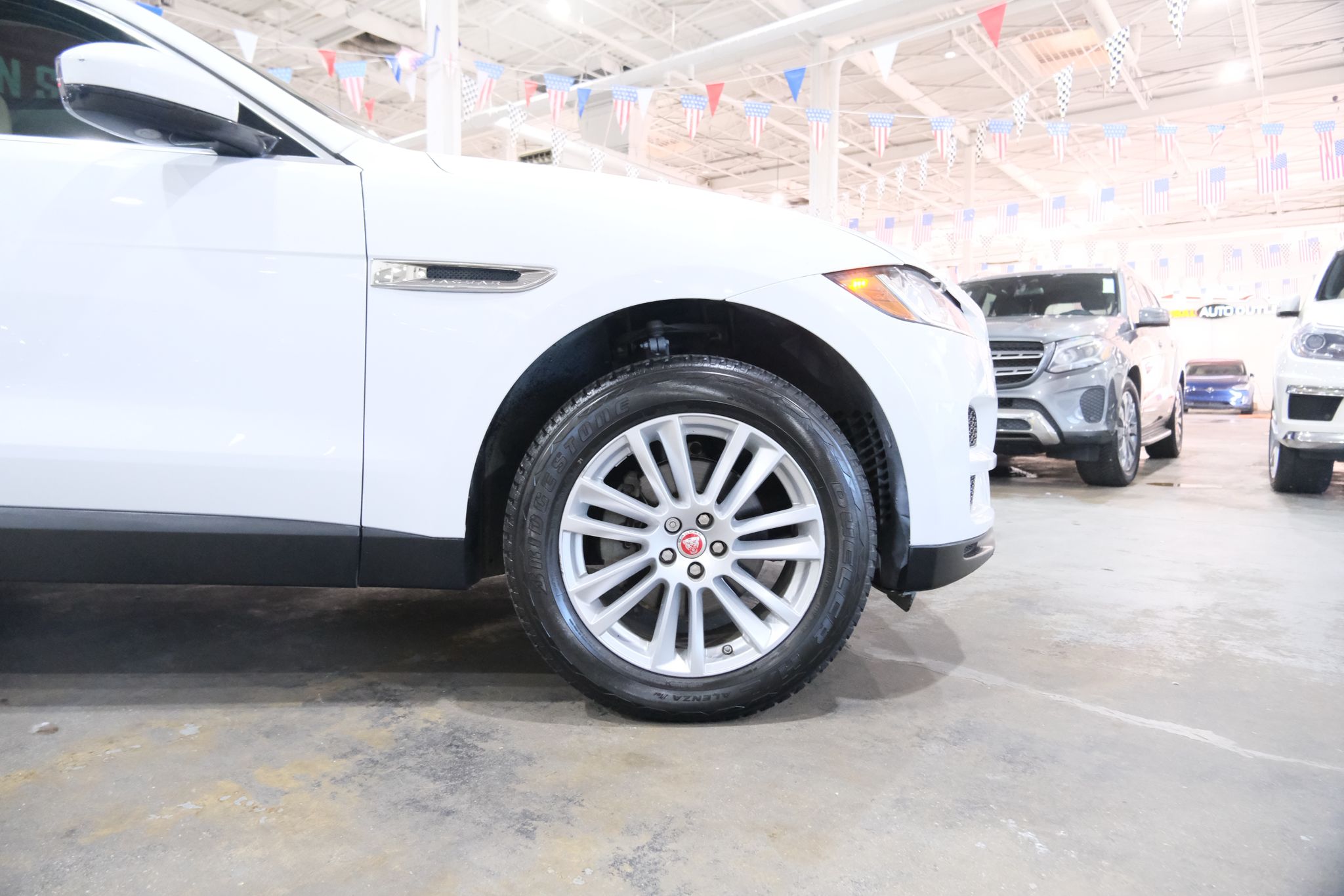 2018 Jaguar F-Pace 25t Prestige Image 12 of 41