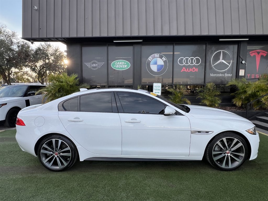 Vehicle image 2 of 32