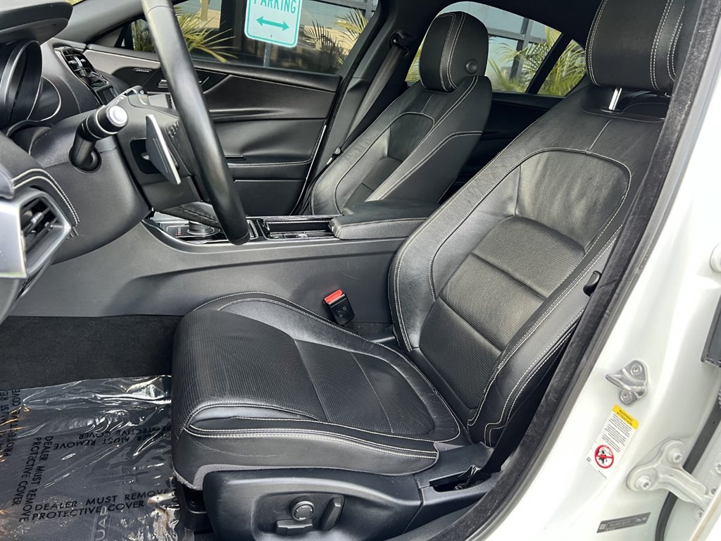 Vehicle image 12 of 32