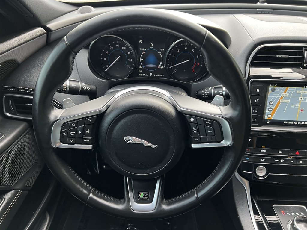 Vehicle image 22 of 32