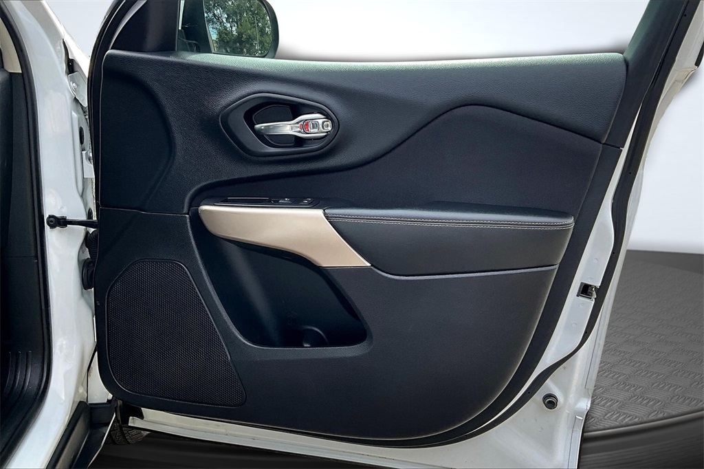 2018 Jeep Cherokee Latitude Image 26 of 28