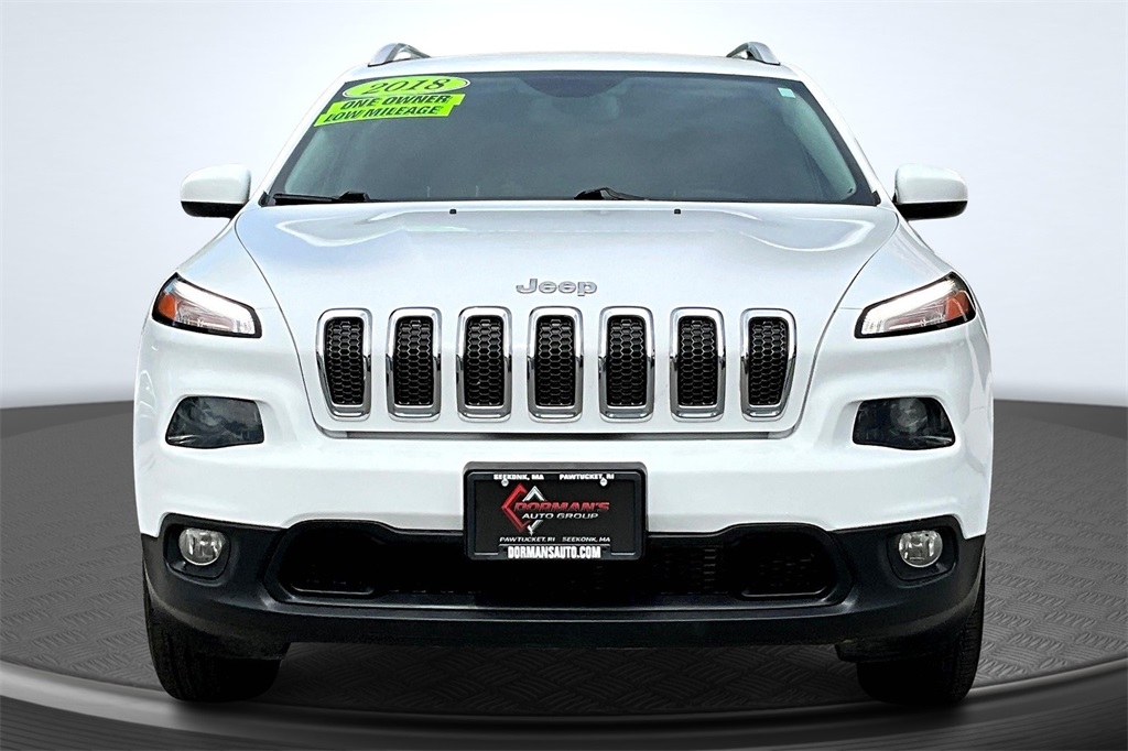 2018 Jeep Cherokee Latitude Image 2 of 28