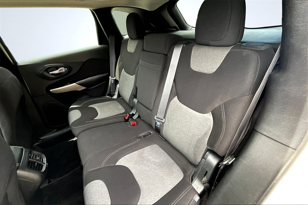 2018 Jeep Cherokee Latitude Image 11 of 28